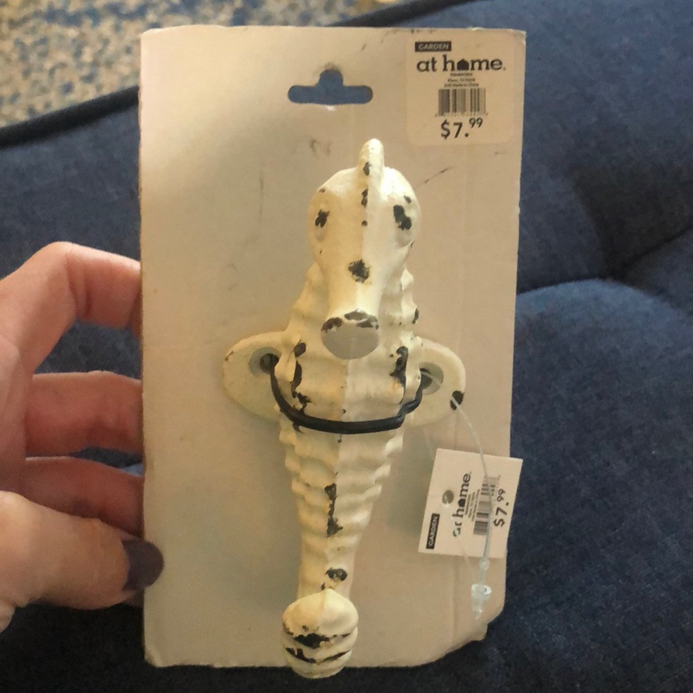 Distressed Sea Horse hook